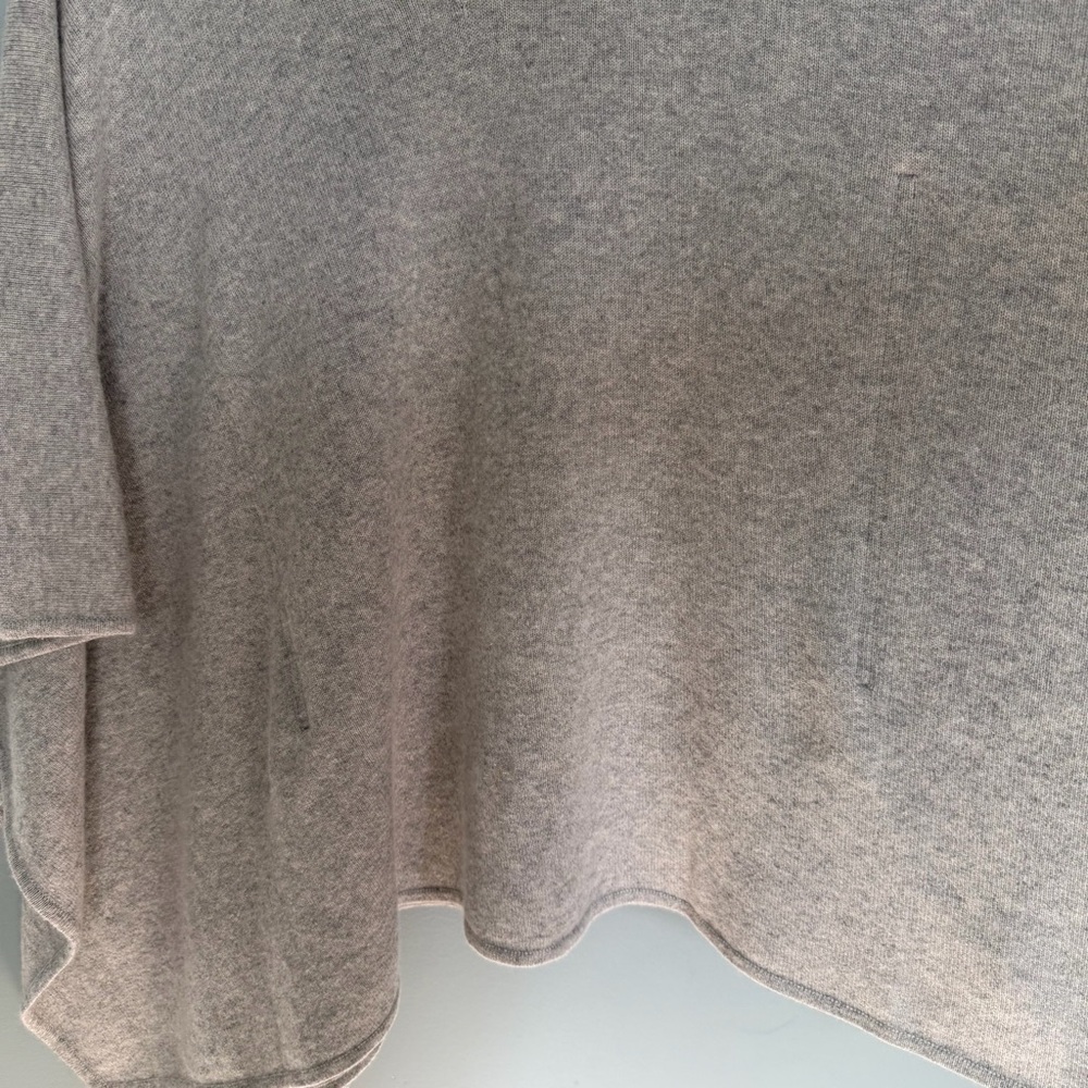 Seaton 100% Cashmere Luxury Heather Gray V-Neck Poncho Sweater - Picture 6 of 15